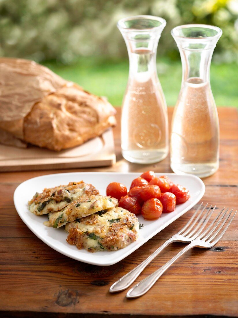 Mozzarella and Pancetta cakes with basil