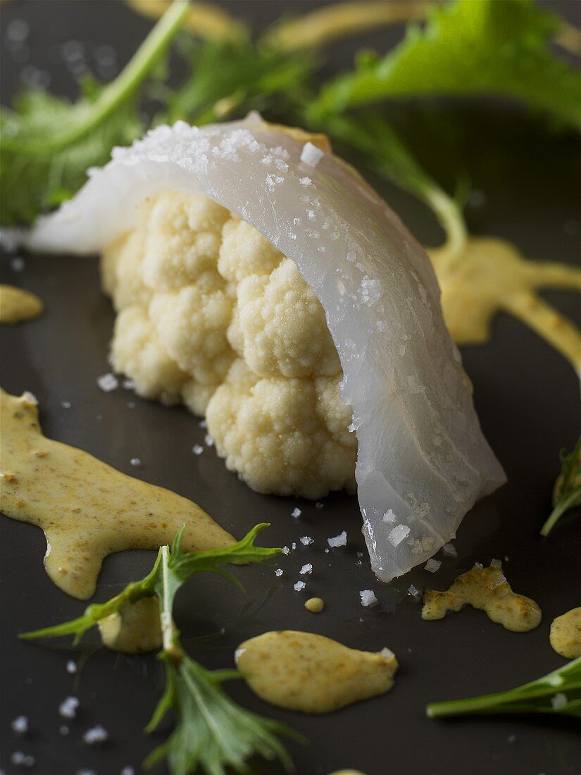 Cauliflower and sea bream sushi