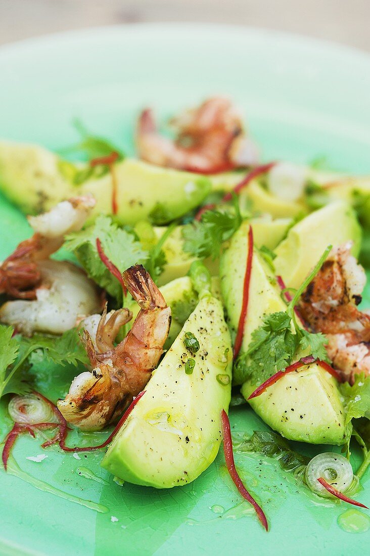 Avocado and shrimp salad with chilli