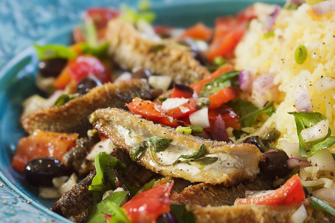 Gebratener Hering mit Kartoffelbrei und Salat