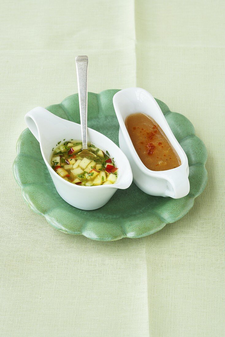 Apfel-Chili-Dressing und Apfel-Sherry-Dressing