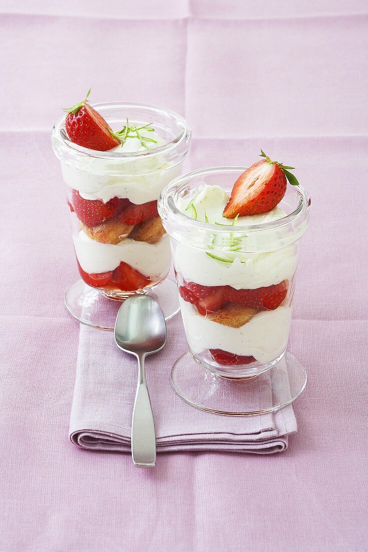 Strawberry and mascarpone trifle in two glasses