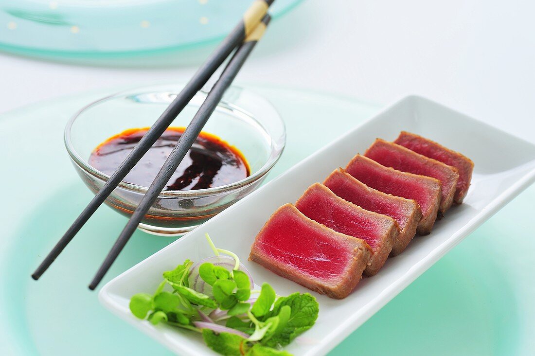 Grilled tuna (Ahi) with spicy chilli sauce