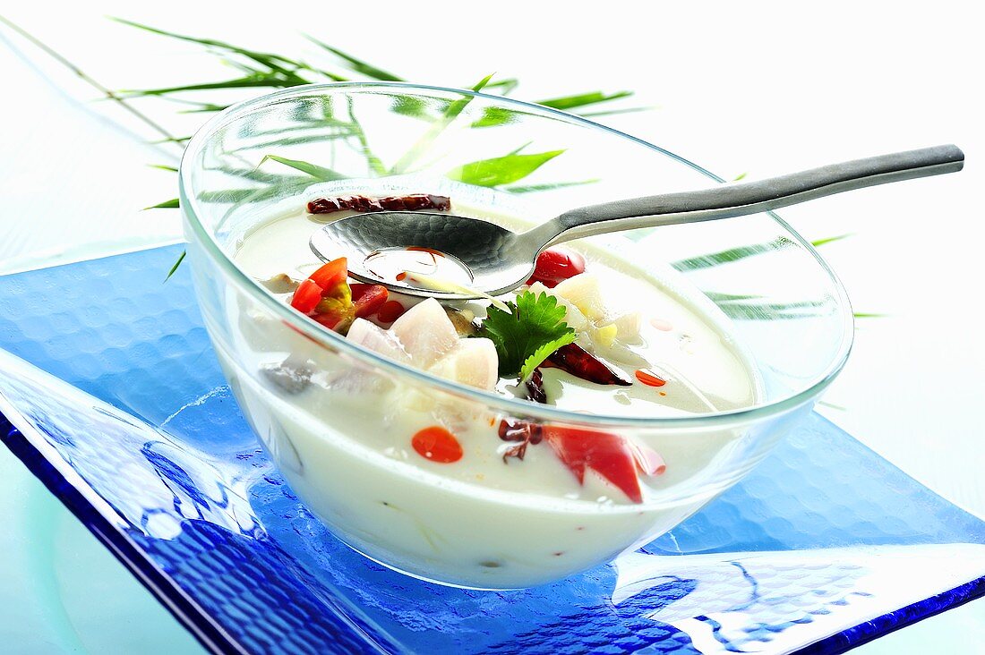 Coconut soup with chicken (Thailand)