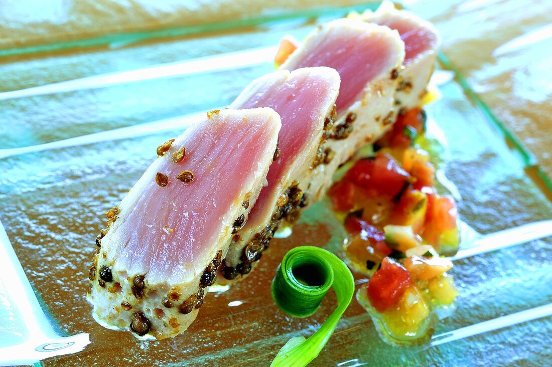 Seared tuna fillet with pepper and tomato salsa