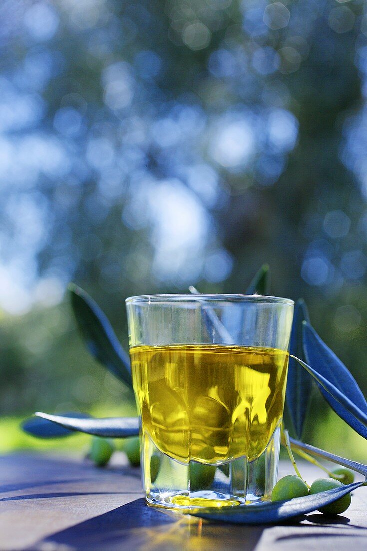 Olivenöl im Glas