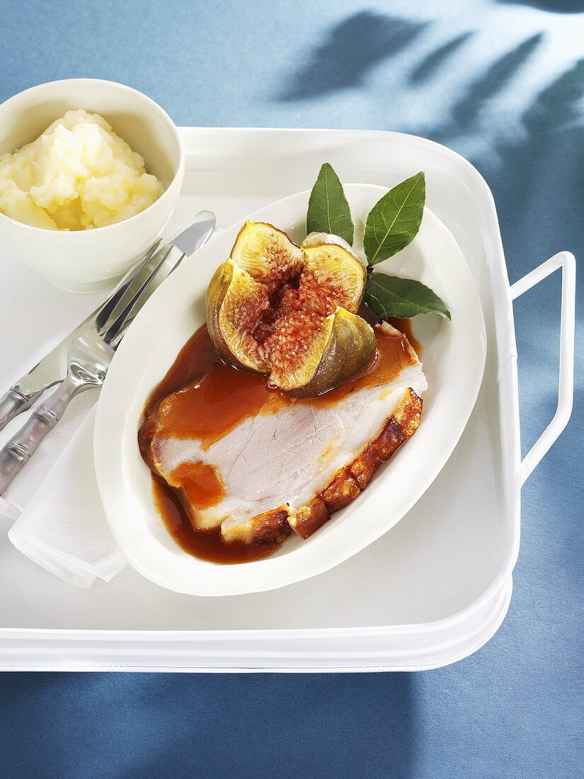 Roast pork with figs, mashed potato