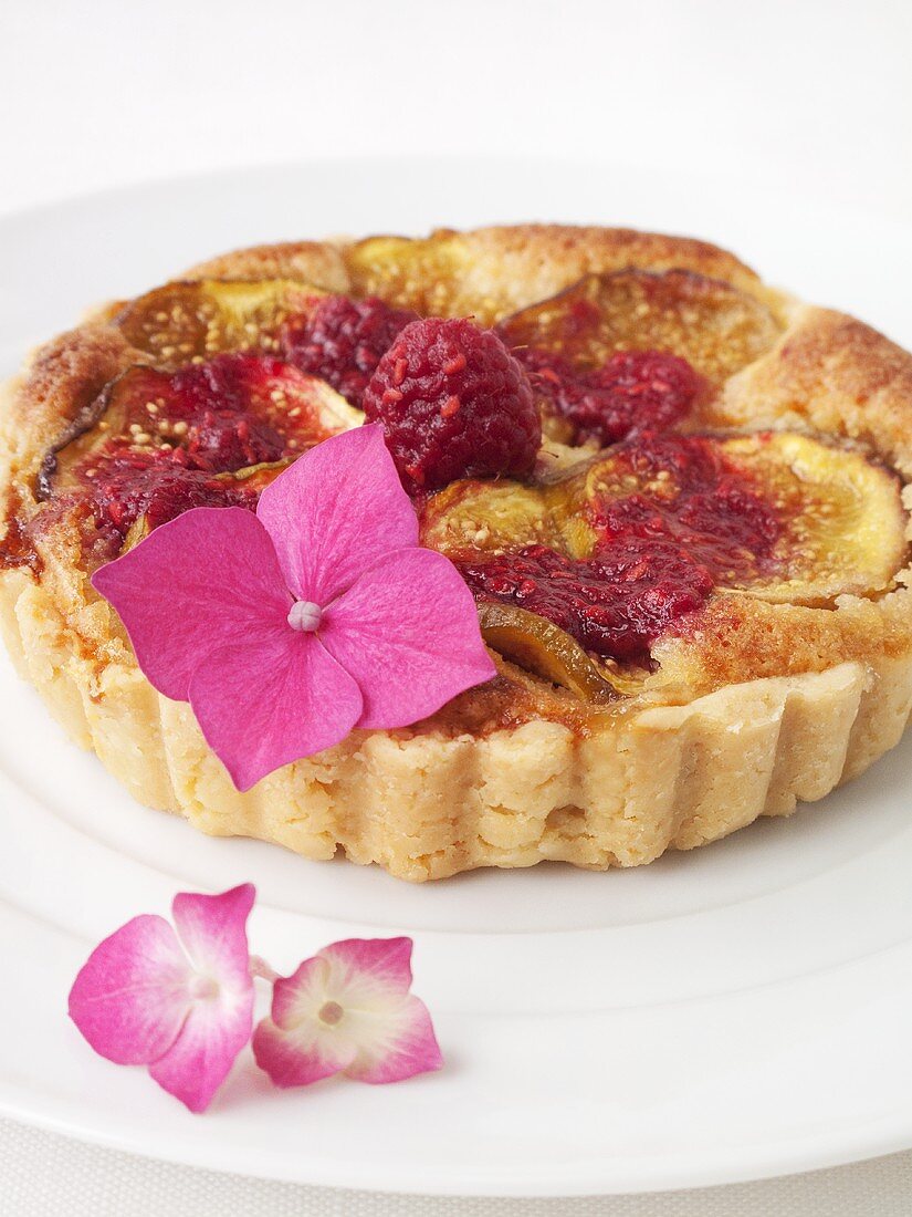 Fig and raspberry tartlet