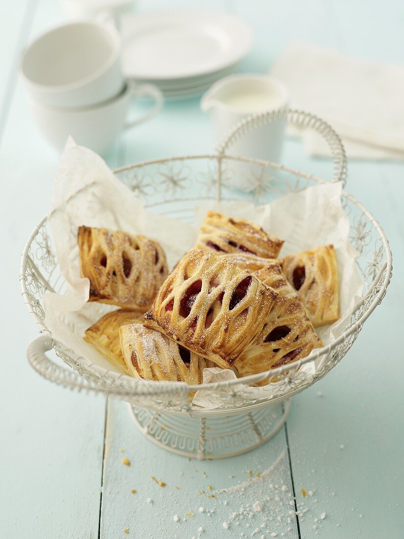 Cherry and quark lattice pastries