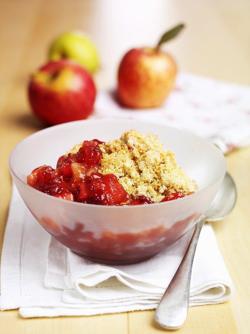 Apple crumble with apples