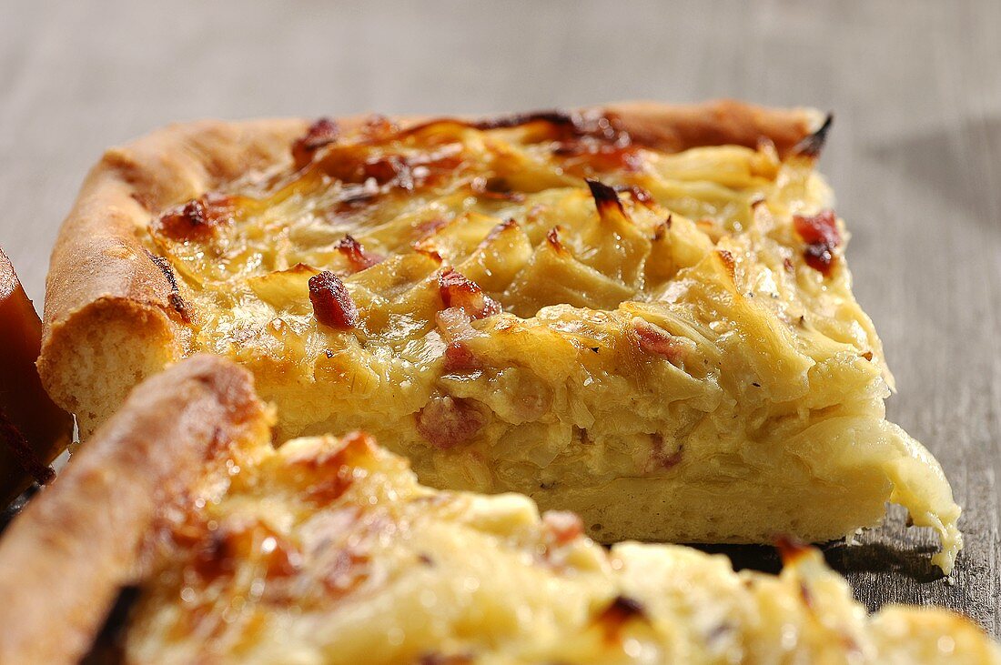 Onion and bacon tart (close-up)