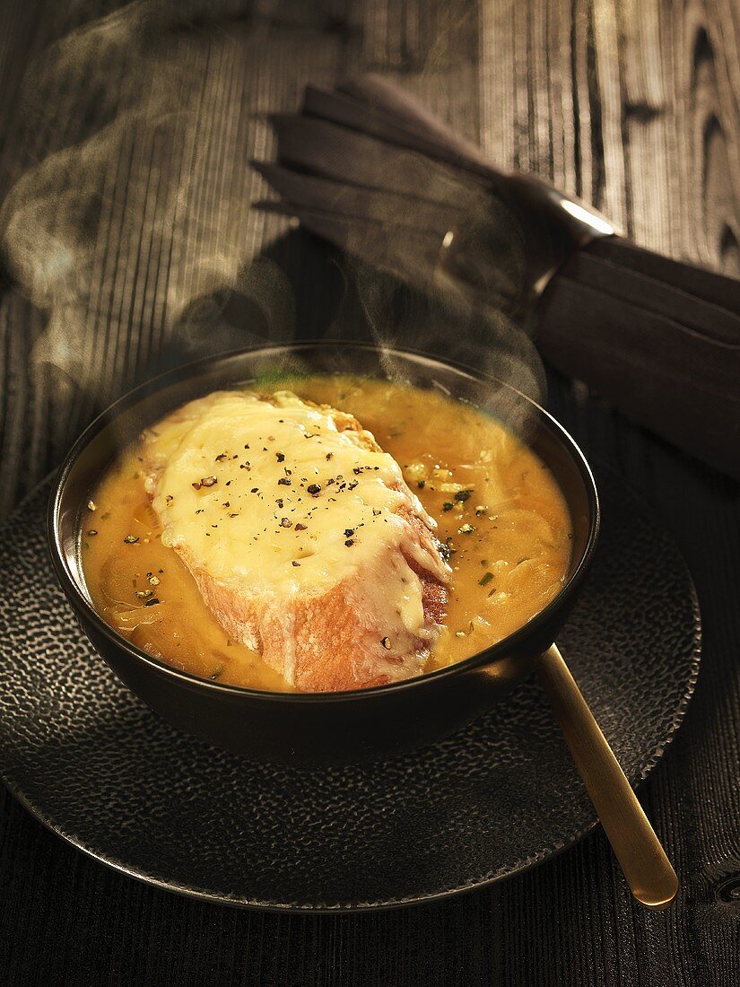 Gratinierter Zwiebelsuppe