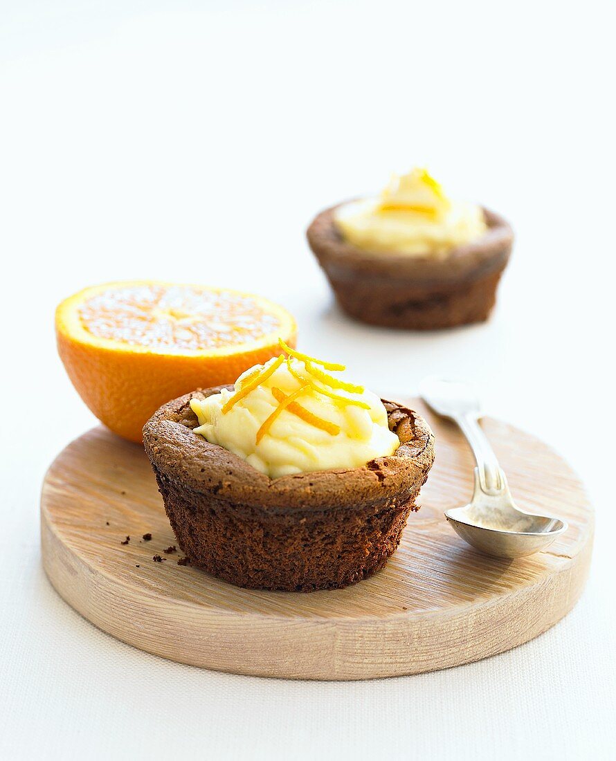 Chocolate muffin with vanilla orange cream