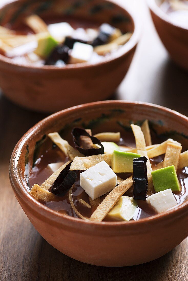 Sopa de tortillas (Mexican tortilla soup)