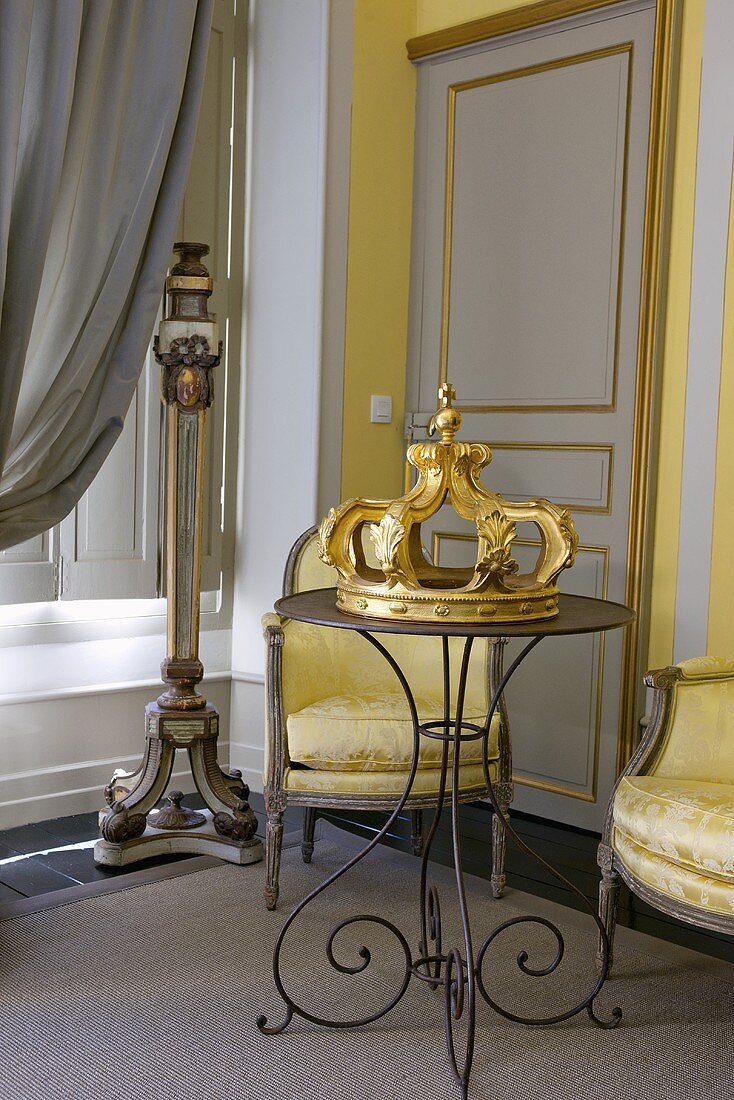 Stylish room in Château de la Verrerie (France)