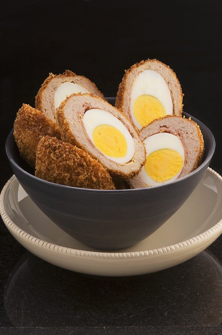 Scotch Eggs (Eier-Wurstbrät-Bällchen, England)