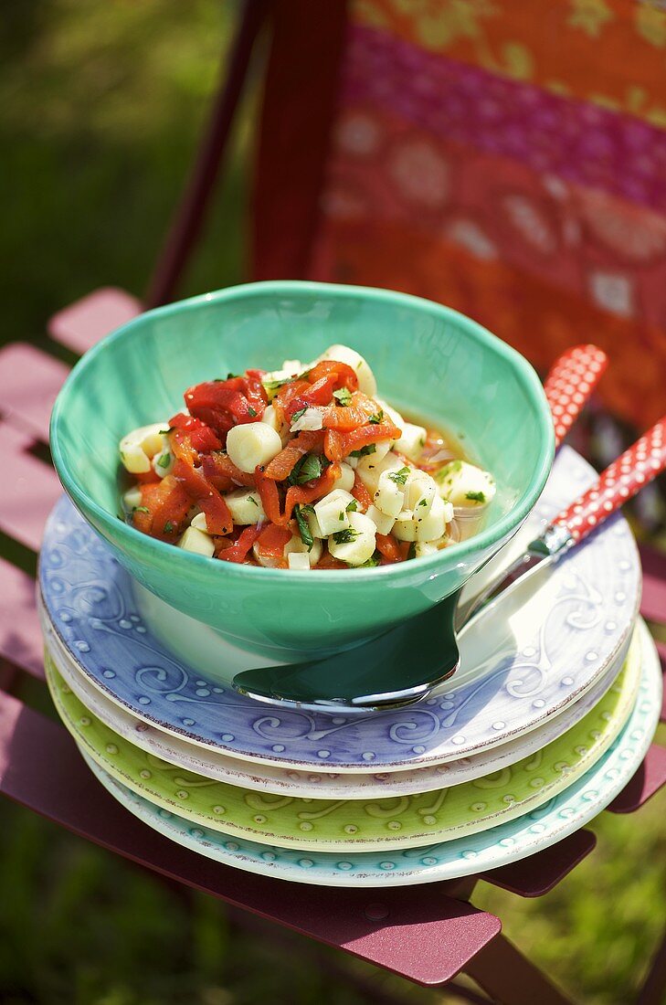 Salat von Palmherzen und gebratenen Paprika