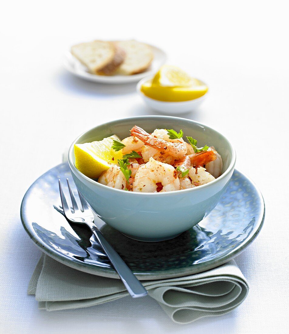 Scampi with lemon and fresh coriander