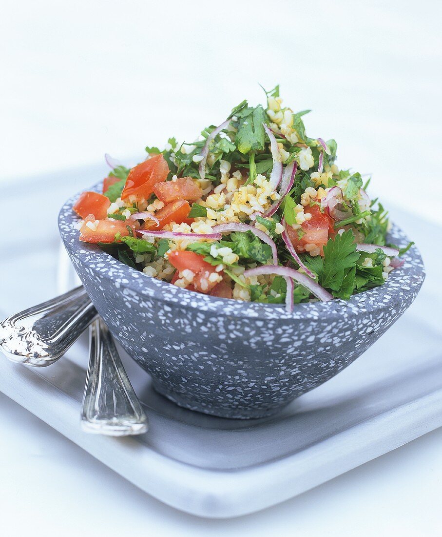 Taboule mit Tomaten und Kräutern (Bulgursalat, Jordanien)