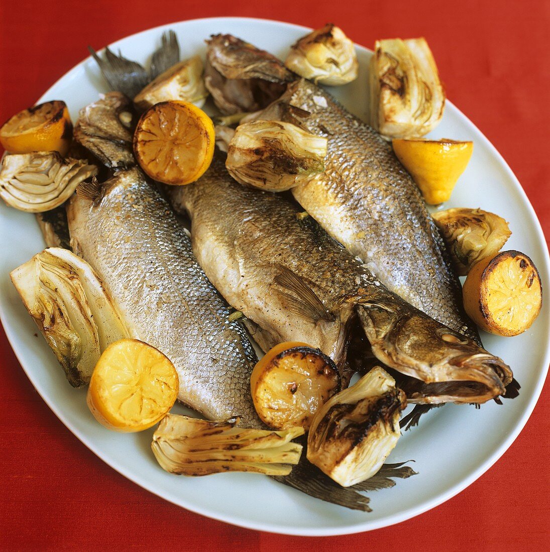 Fried sea bass with lemon and fennel