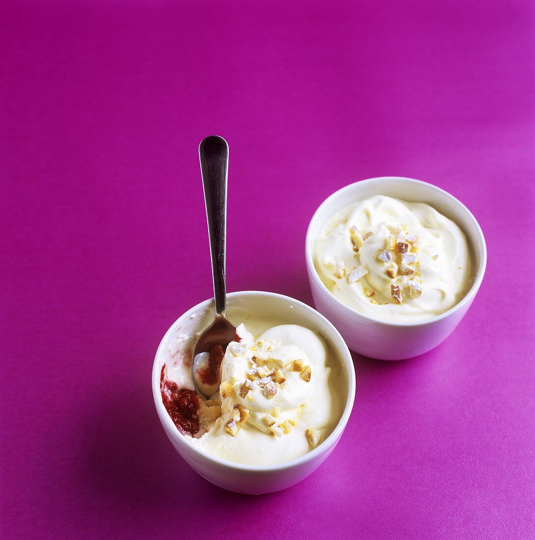 Sherry-Trifle mit Custard und Himbeeren