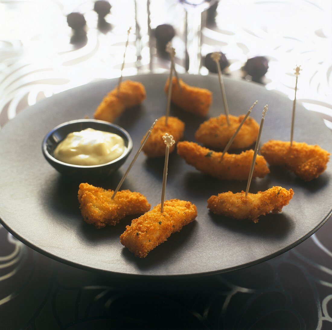Breaded cod strips with tartare sauce