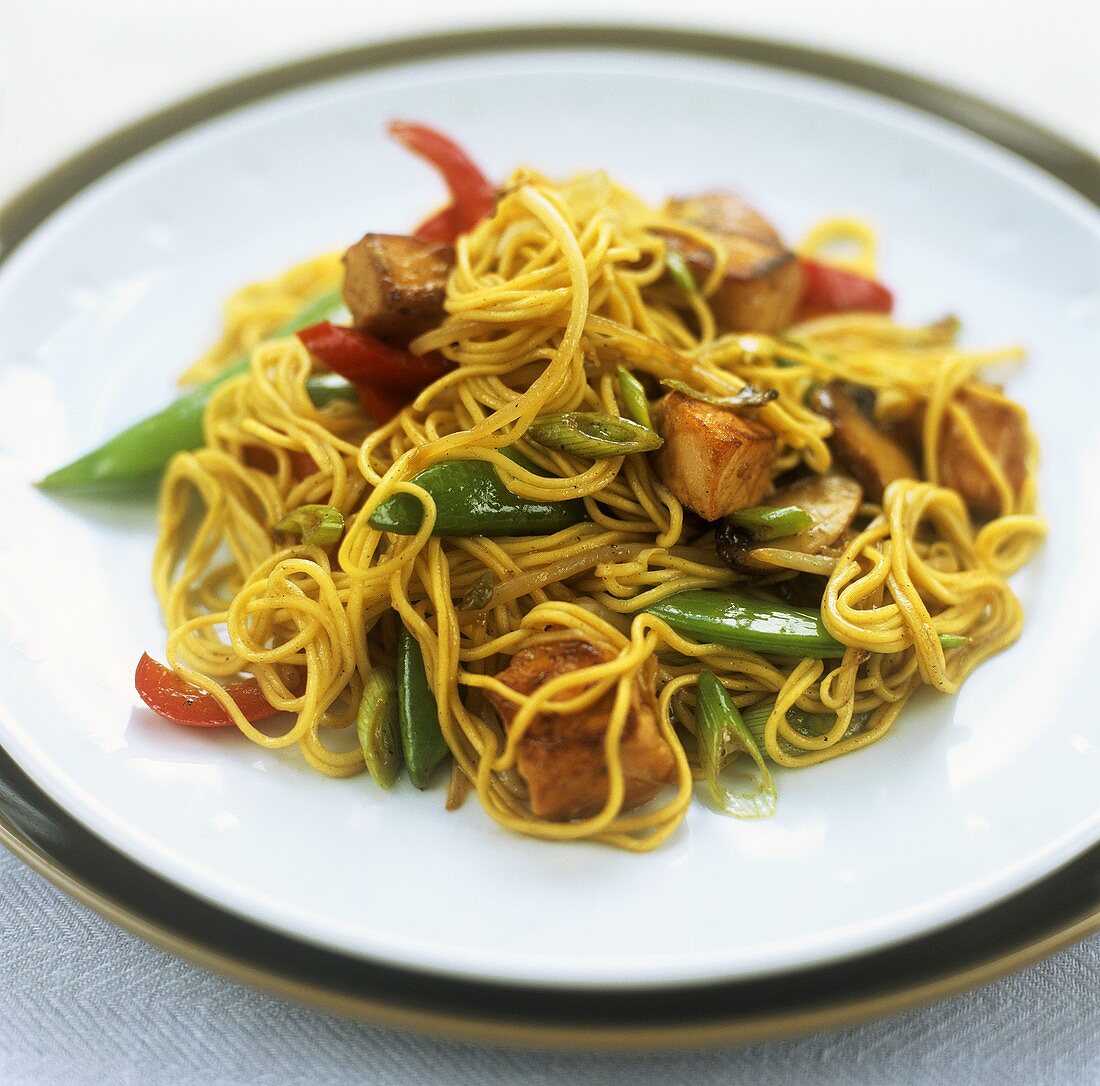 Teriyaki salmon with mangetout and egg noodles