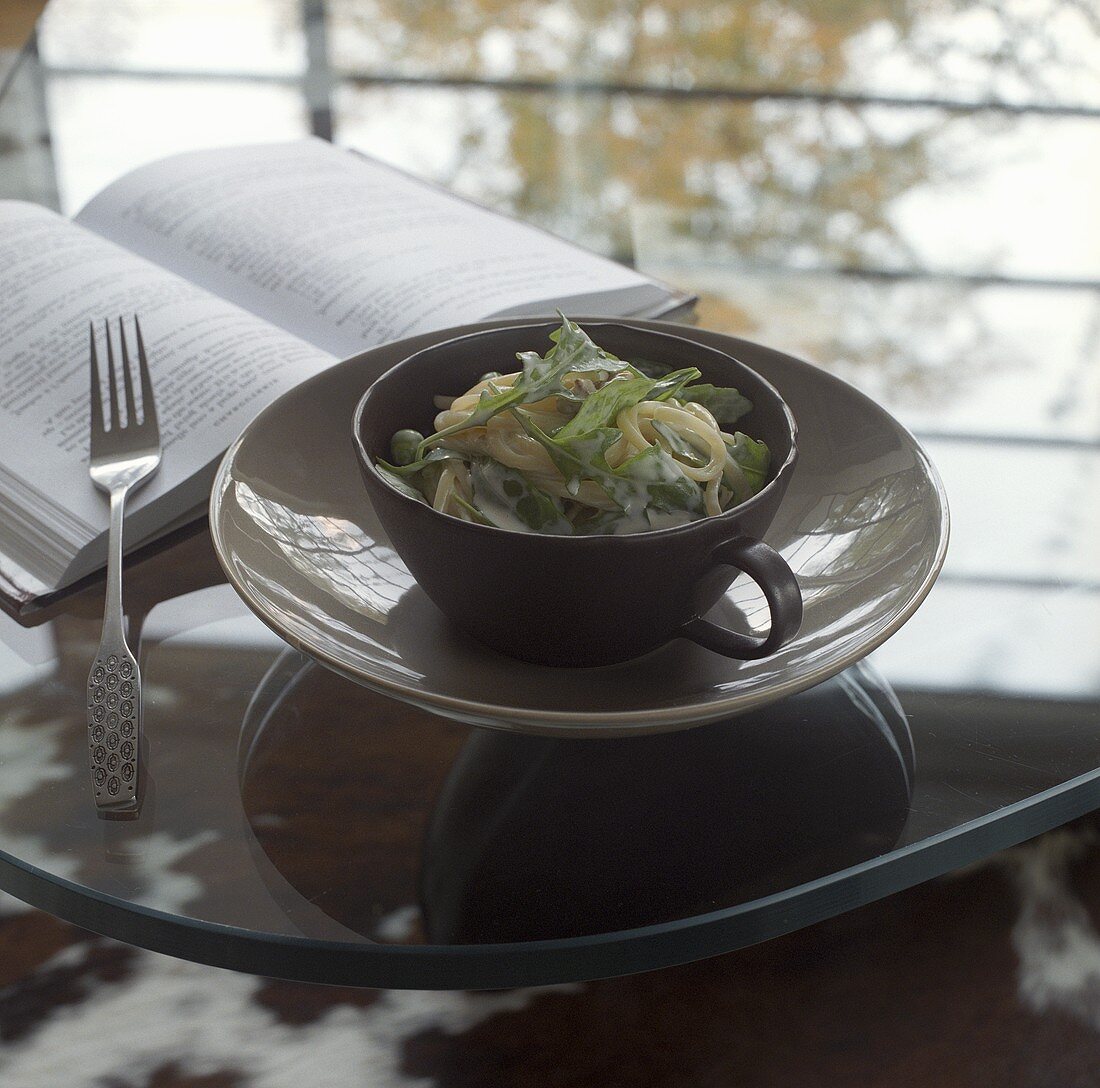 Linguine with mascarpone, peas and rocket