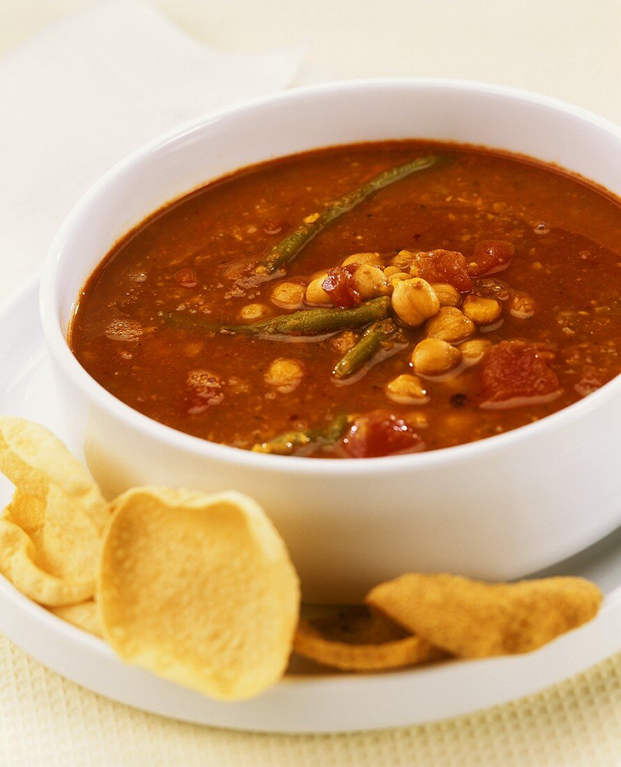 Pulse curry with mini poppadoms