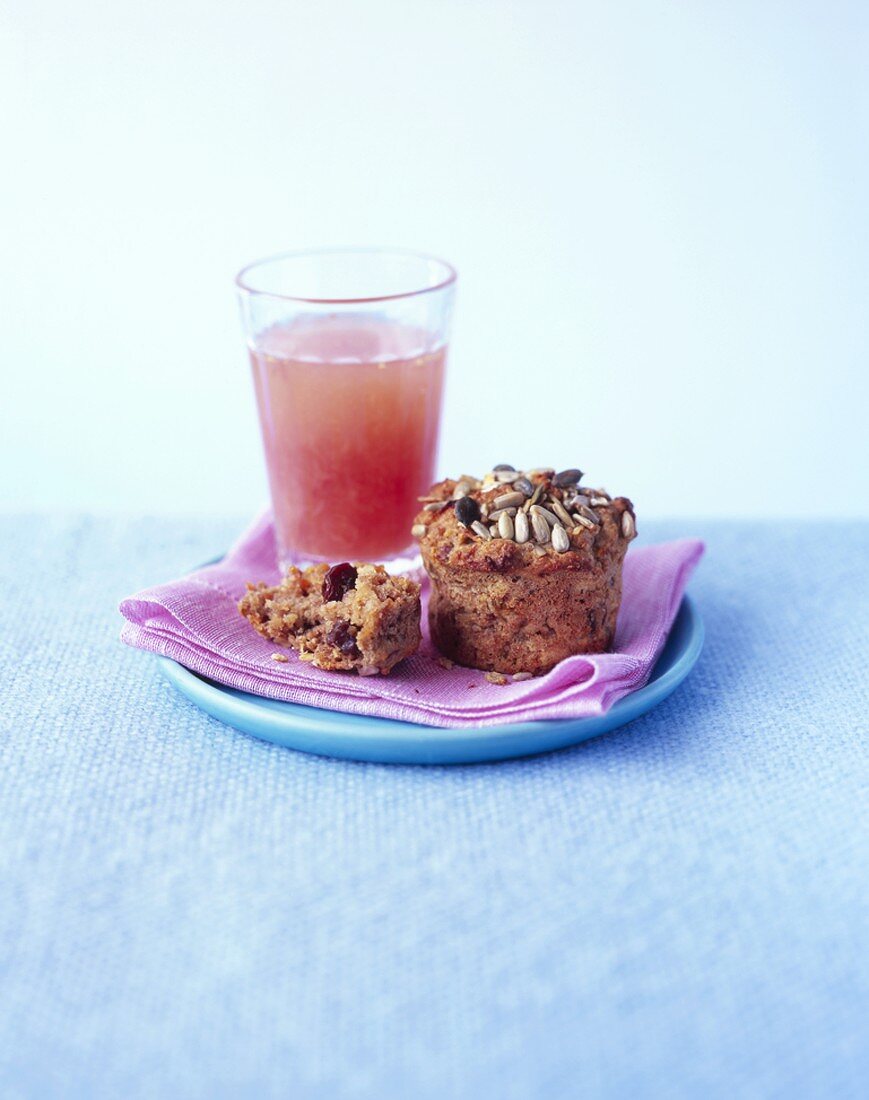 Muffin mit Sonnenblumen- und Kürbiskernen & Grapefruitsaft