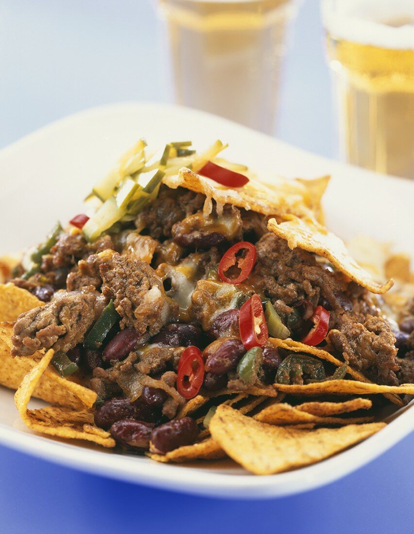 Überbackene Hackfleischpfanne mit Chillies und Tortillachips