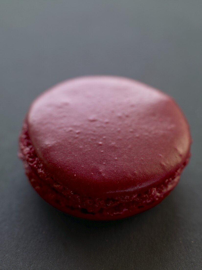 Beeren-Macaron (französisches Kleingebäck)