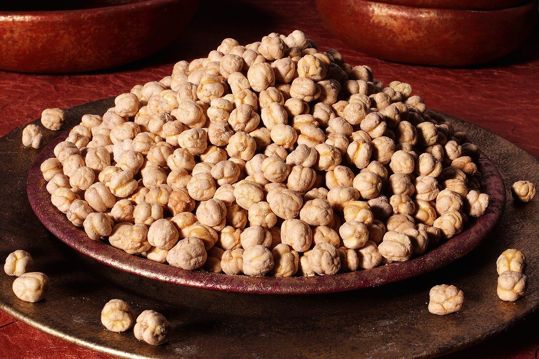 Roasted chick-peas in a dish