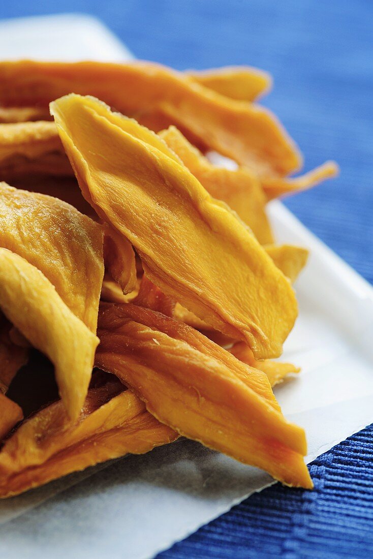 Dried mango slices (S. Africa)