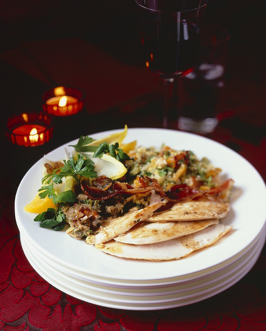 Hähnchenbrust mit Dattelfüllung, Couscous und Chicoreesalat