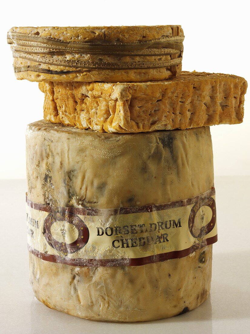 Cheddar und Käse aus der Normandie