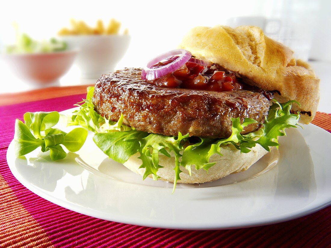 Ciabatta-Burger mit Tomatenrelish