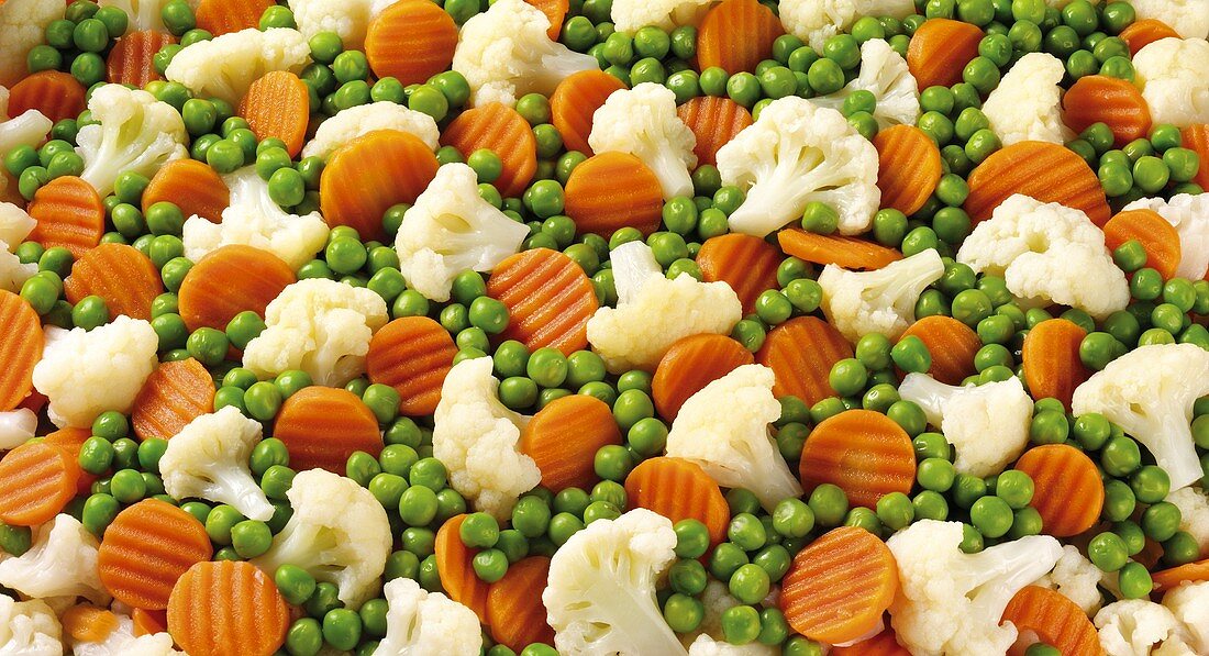 Mixed vegetables: peas, carrots and cauliflower