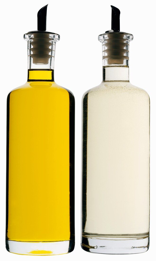 Essig und Öl in Flaschen