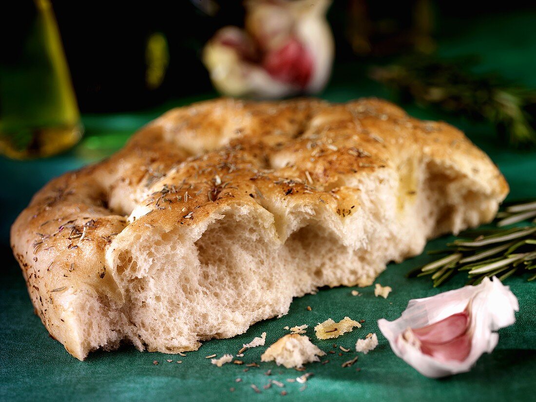 Focaccia all'aglio (Flatbread with garlic, Italy)