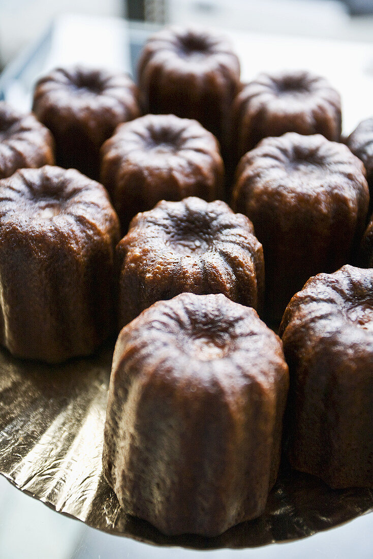 Cannelés (Cakes flavoured with vanilla & rum, Bordeaux, France)