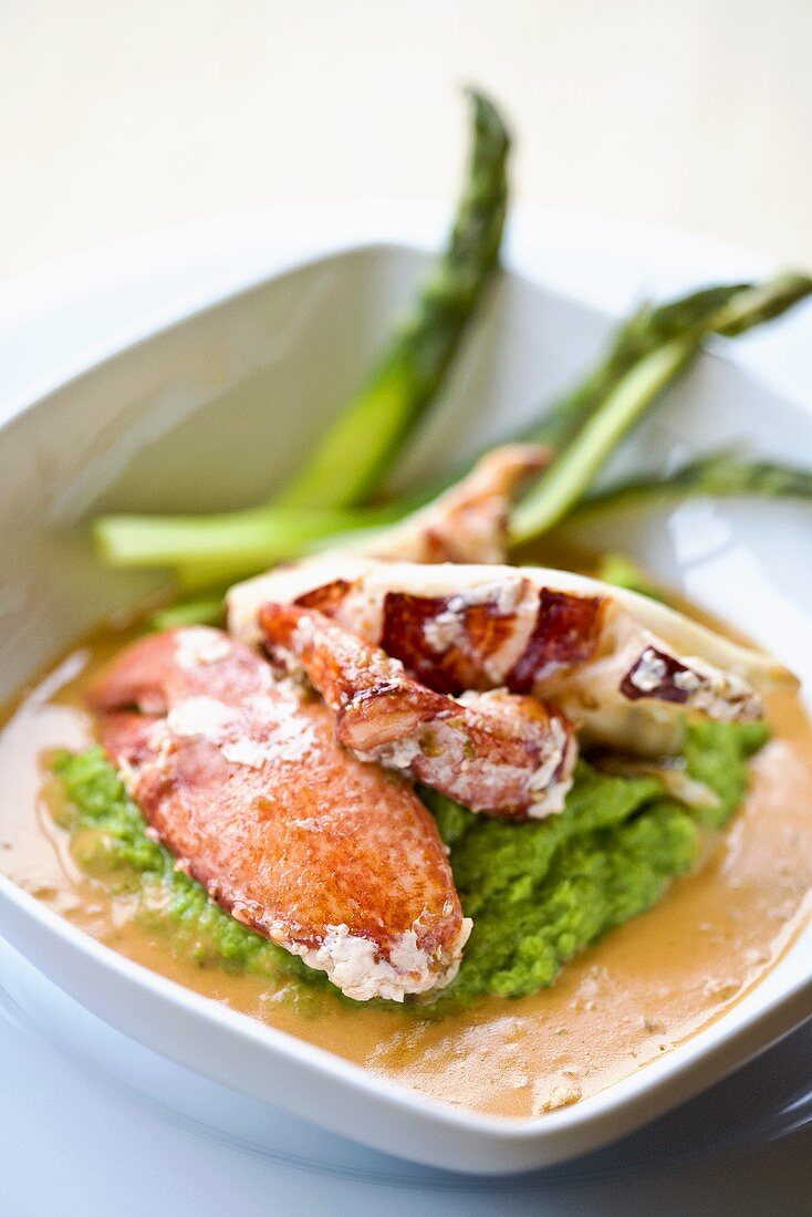 Crab with green asparagus and pea puree