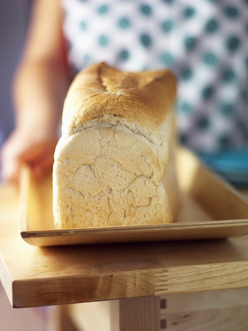 A white tin loaf
