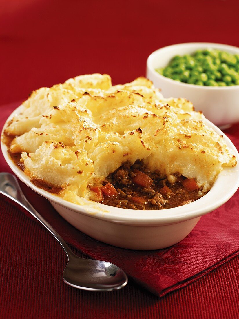 Shepherd's pie with peas (Mince with mashed potato topping, UK)
