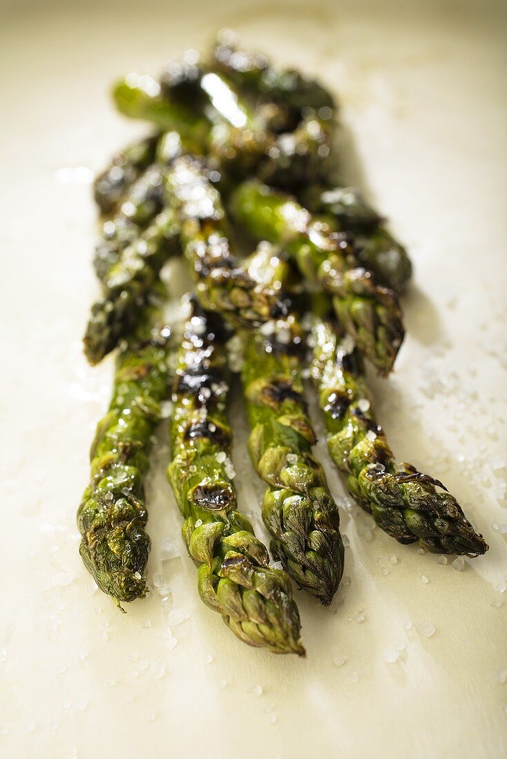 Grilled green asparagus with sea salt