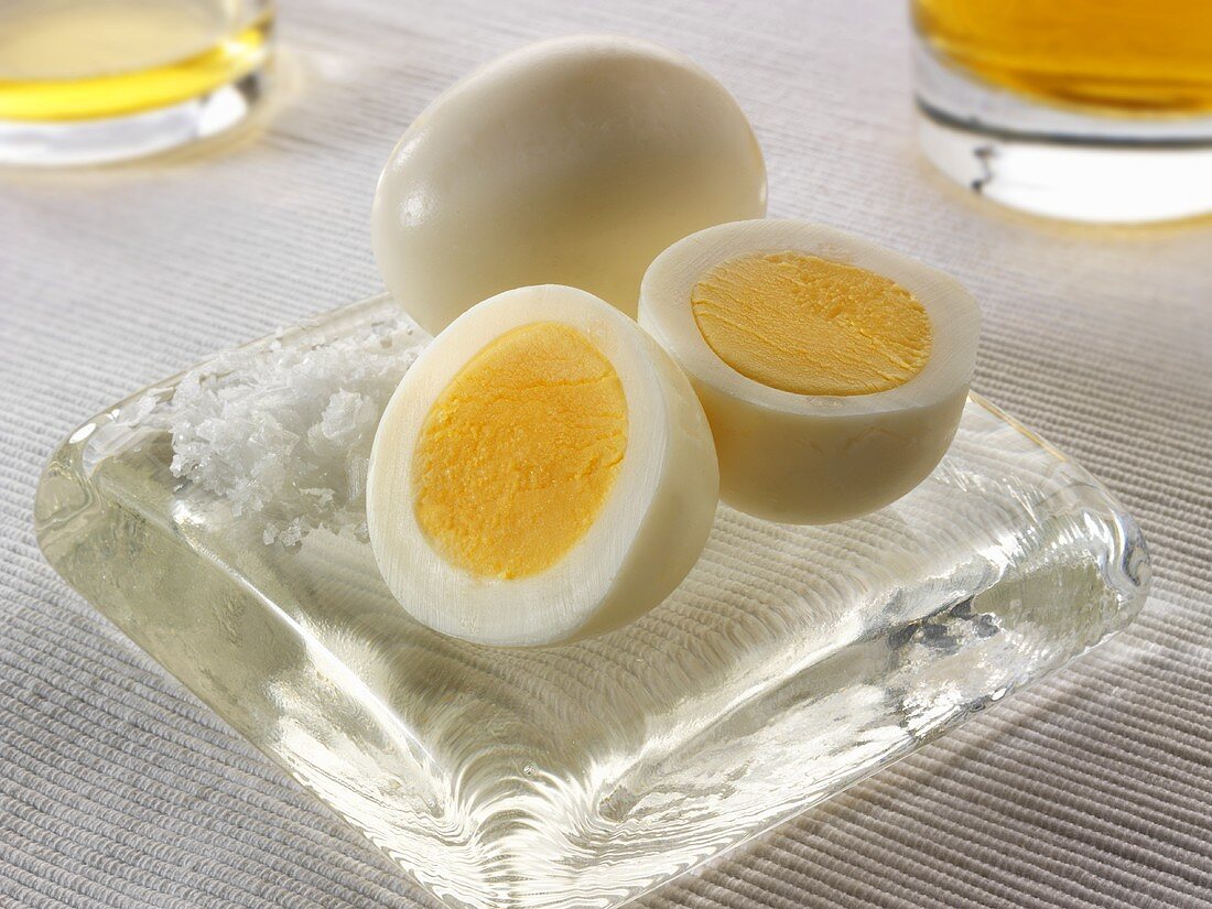 Gekochte Eier mit Essig und Salz (England)
