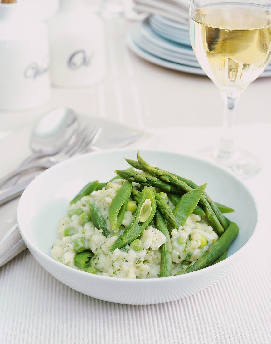 Risotto mit grünem Gemüse: Spargel, Erbsen, Bohnen