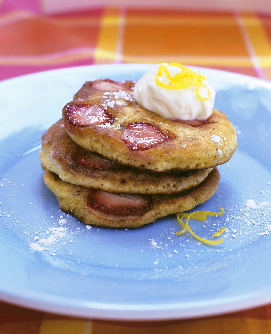 Erdbeerpfannkuchen mit Schlagsahne