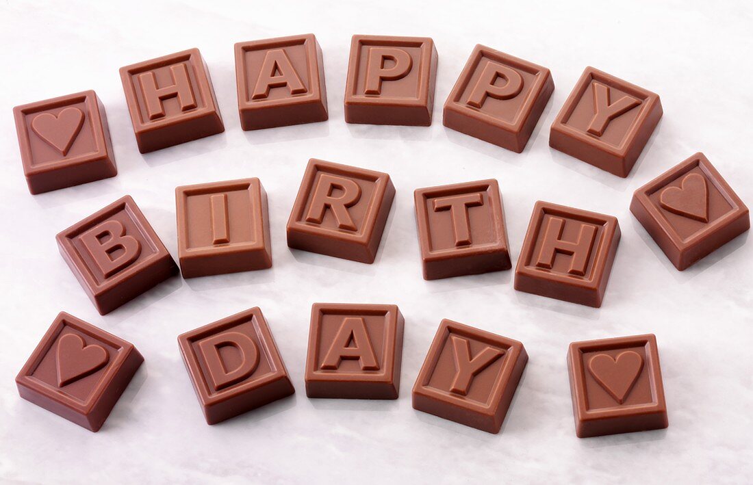 Schokolade mit Buchstaben zum Geburtstag