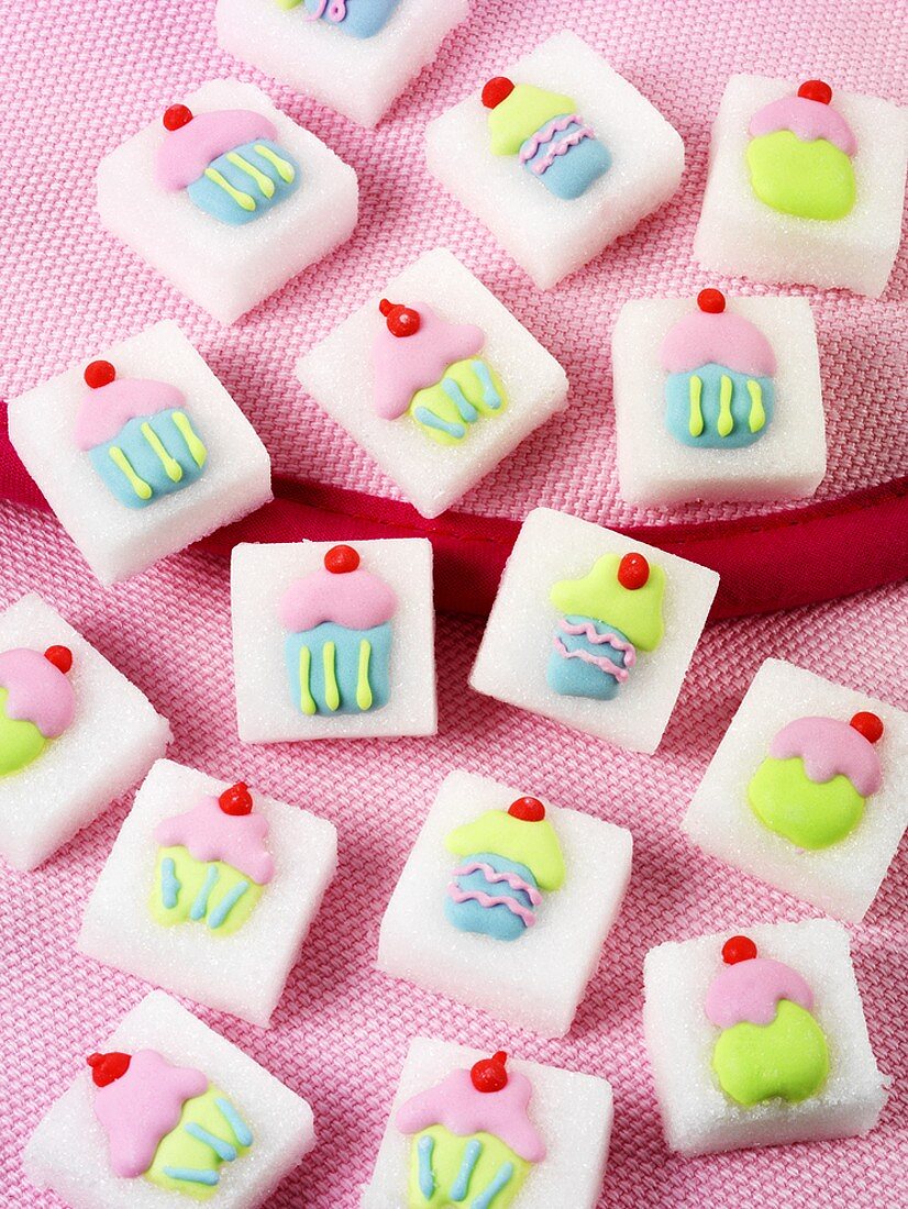 Sugar cubes decorated with cupcakes